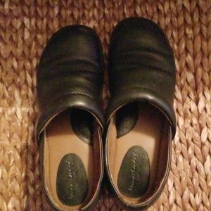 Browns Landing leather clogs